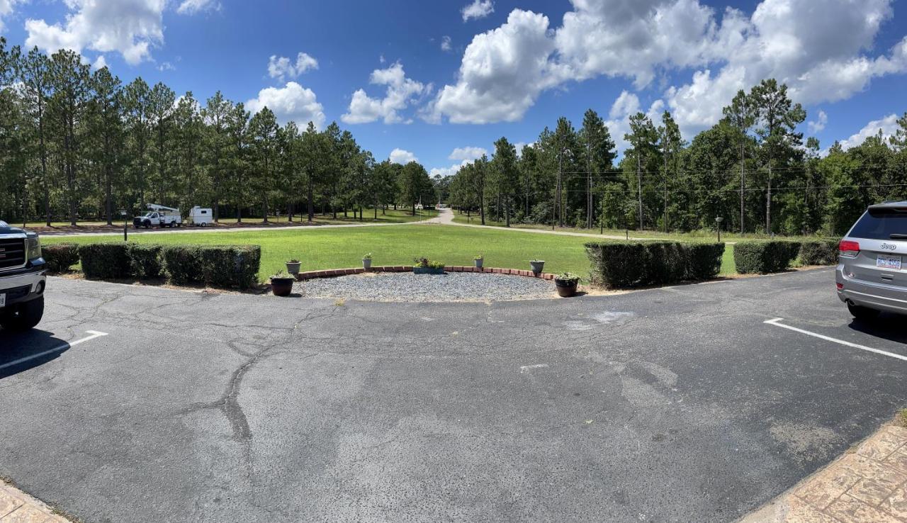 Carolina Pine Inn Near Southern Pines-Pinehurst Pinebluff Eksteriør billede